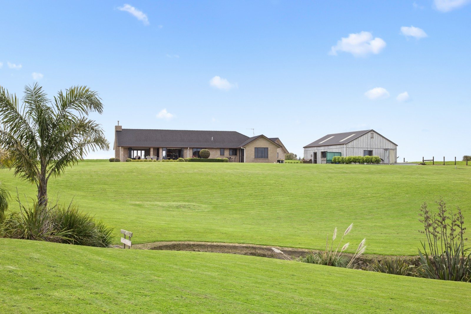 Spectacular water views, total privacy and a shed — slide 32