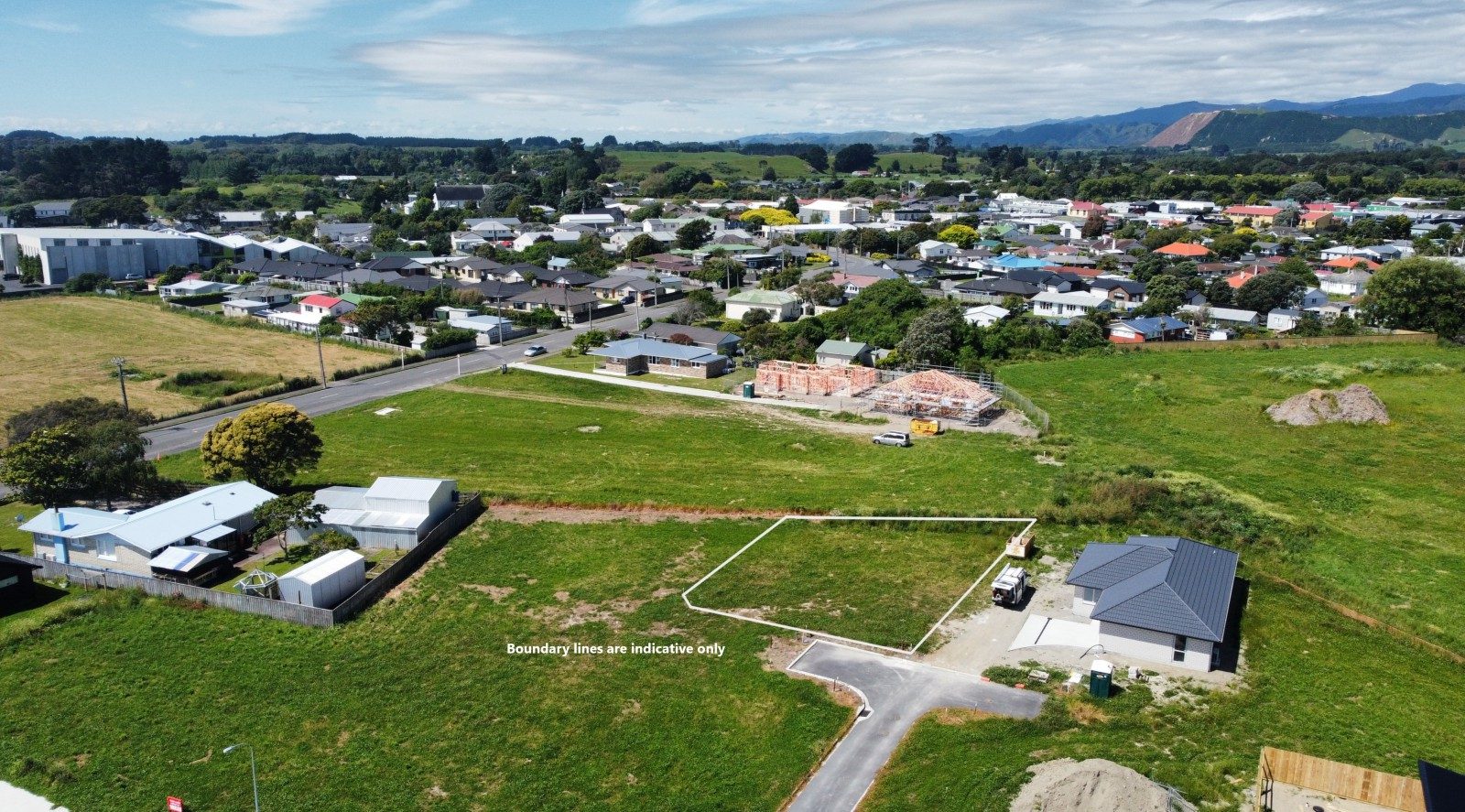 Residential section in heart of Otaki — slide 2