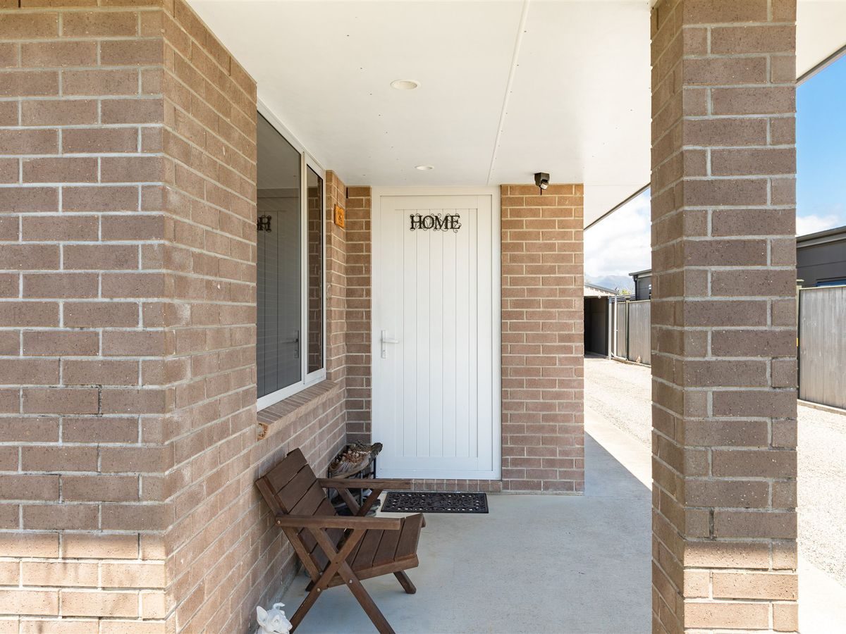 Quality Modern Home — slide 26