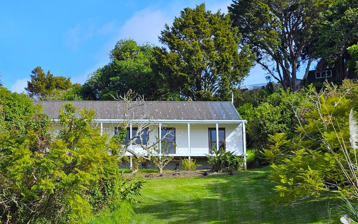 Lovely Rawene Pioneer Style Home — slide 2