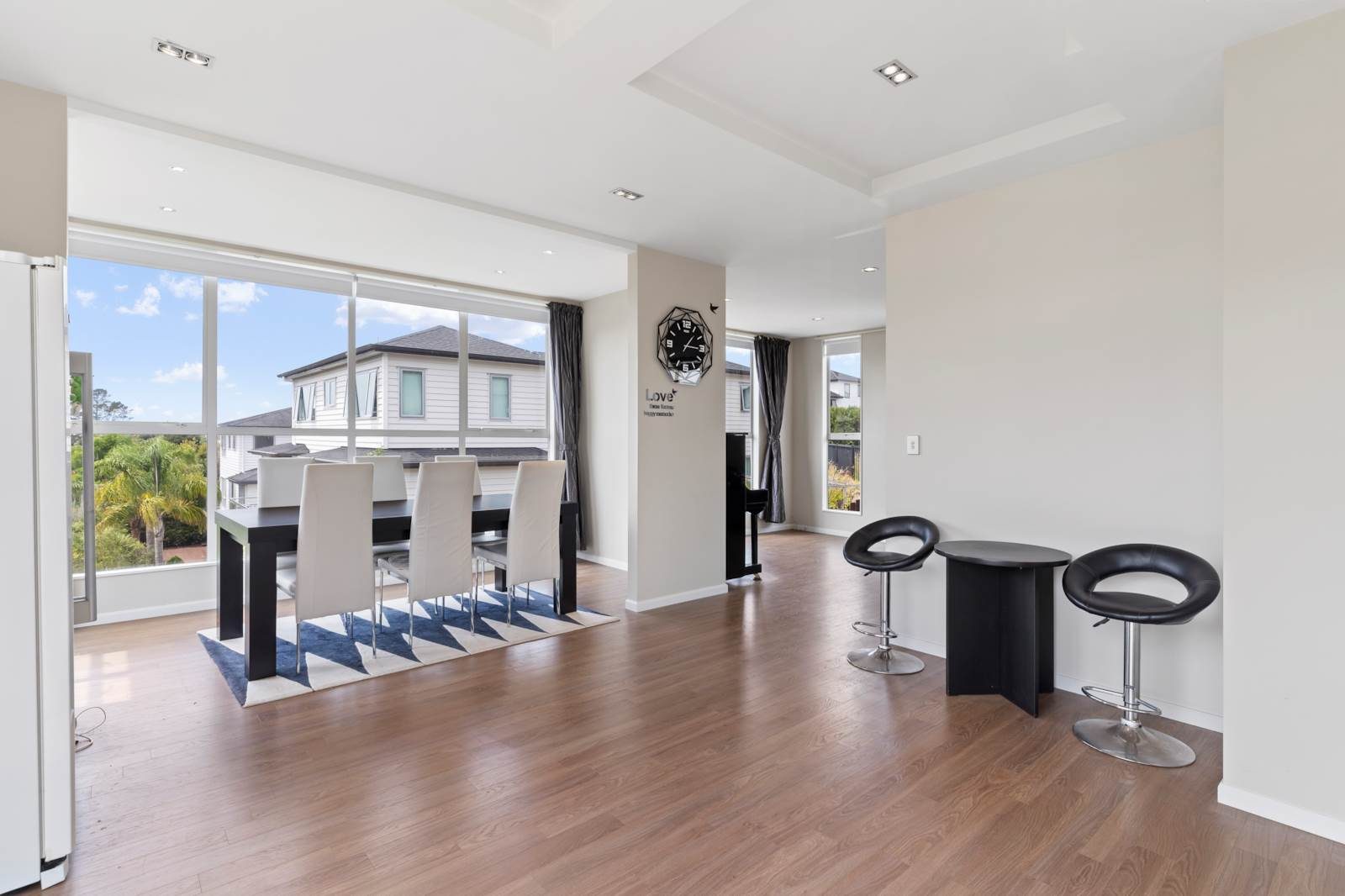 Luxury Oasis in RANGI Backyard — slide 8