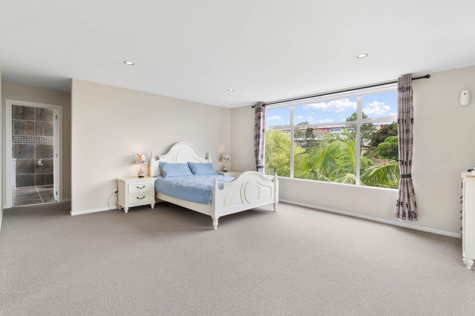 Luxury Oasis in RANGI Backyard — slide 15