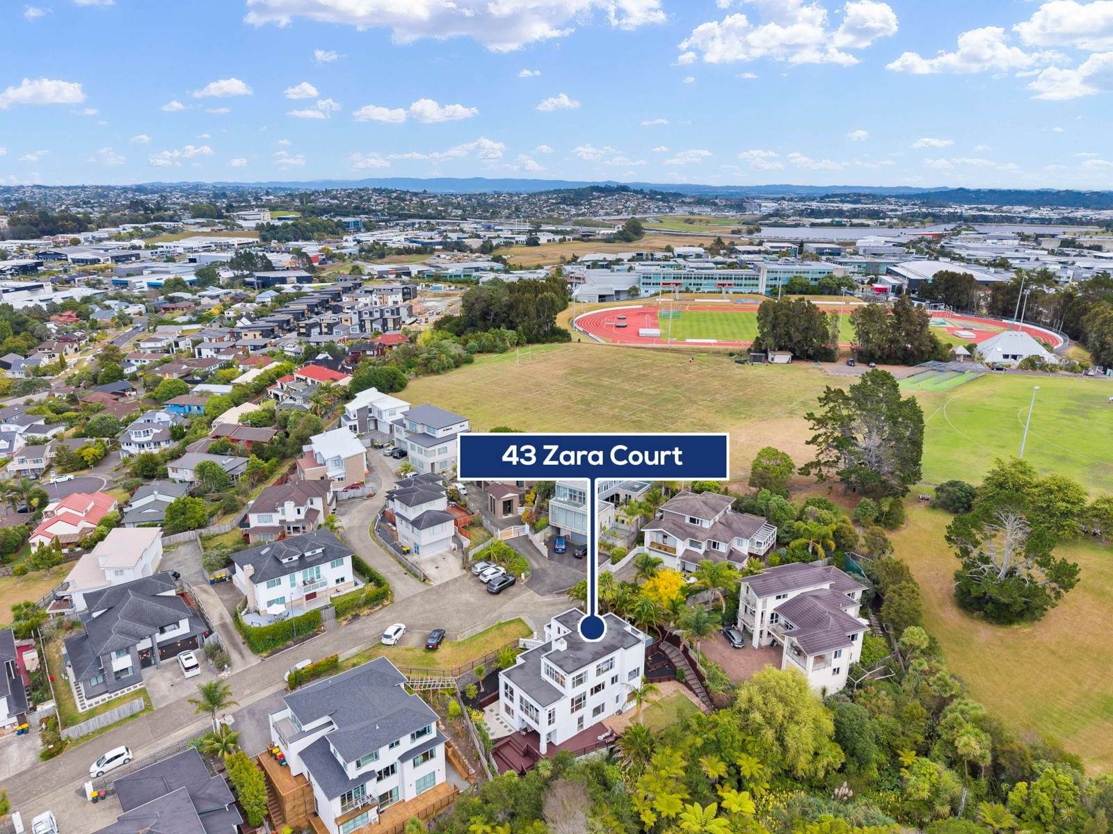 Luxury Oasis in RANGI Backyard — slide 25