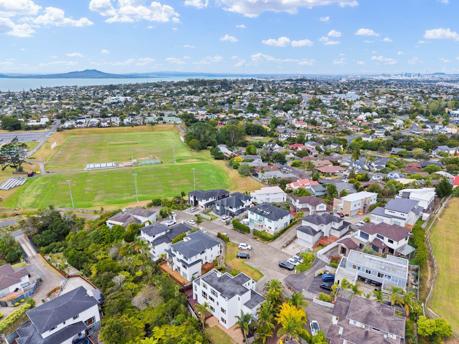 Luxury Oasis in RANGI Backyard — slide 33