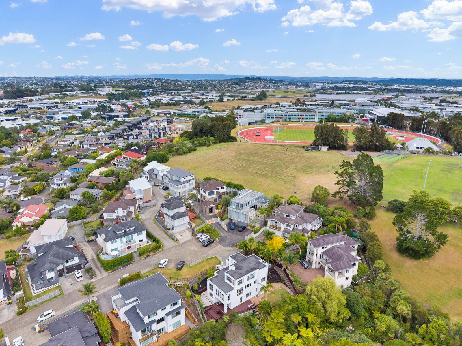 Luxury Oasis in RANGI Backyard — slide 34