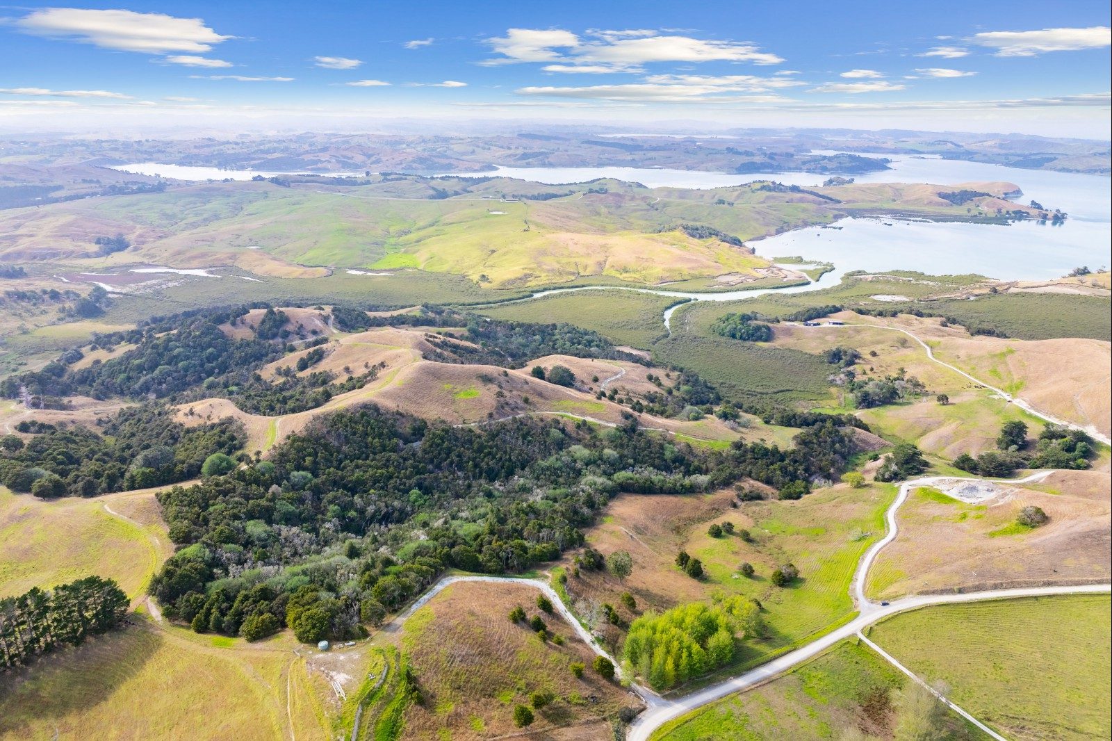 Kaipara gem - peace, privacy and views — slide 17