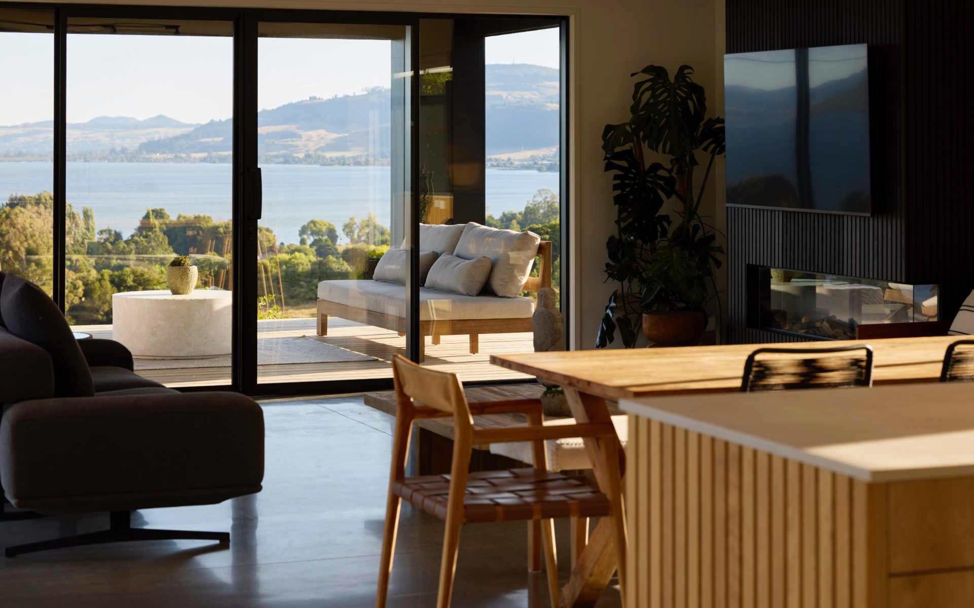 Big Site, Big Views – Exclusive in Beachlands — slide 7