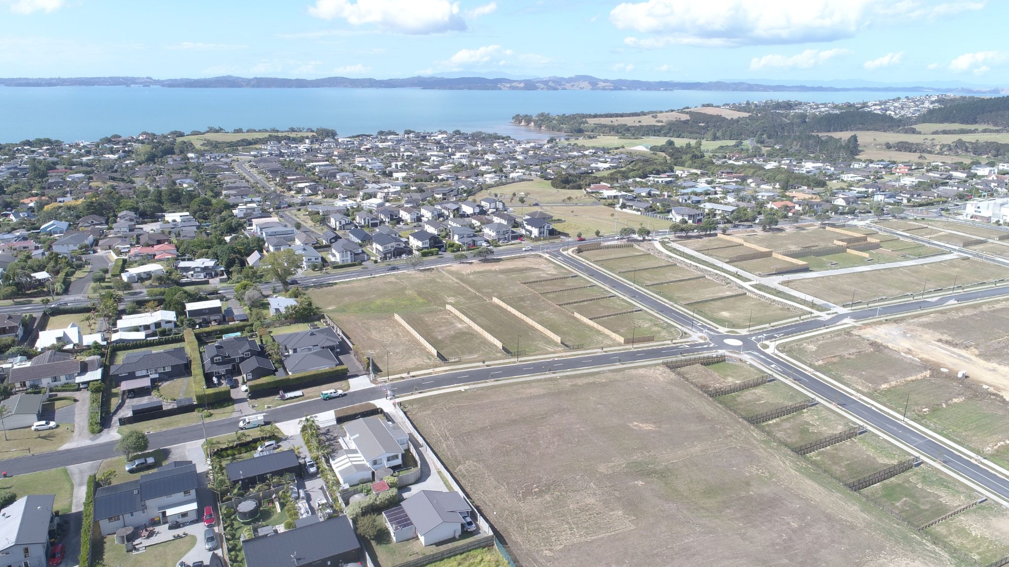 Big Site, Big Views – Exclusive in Beachlands — slide 8