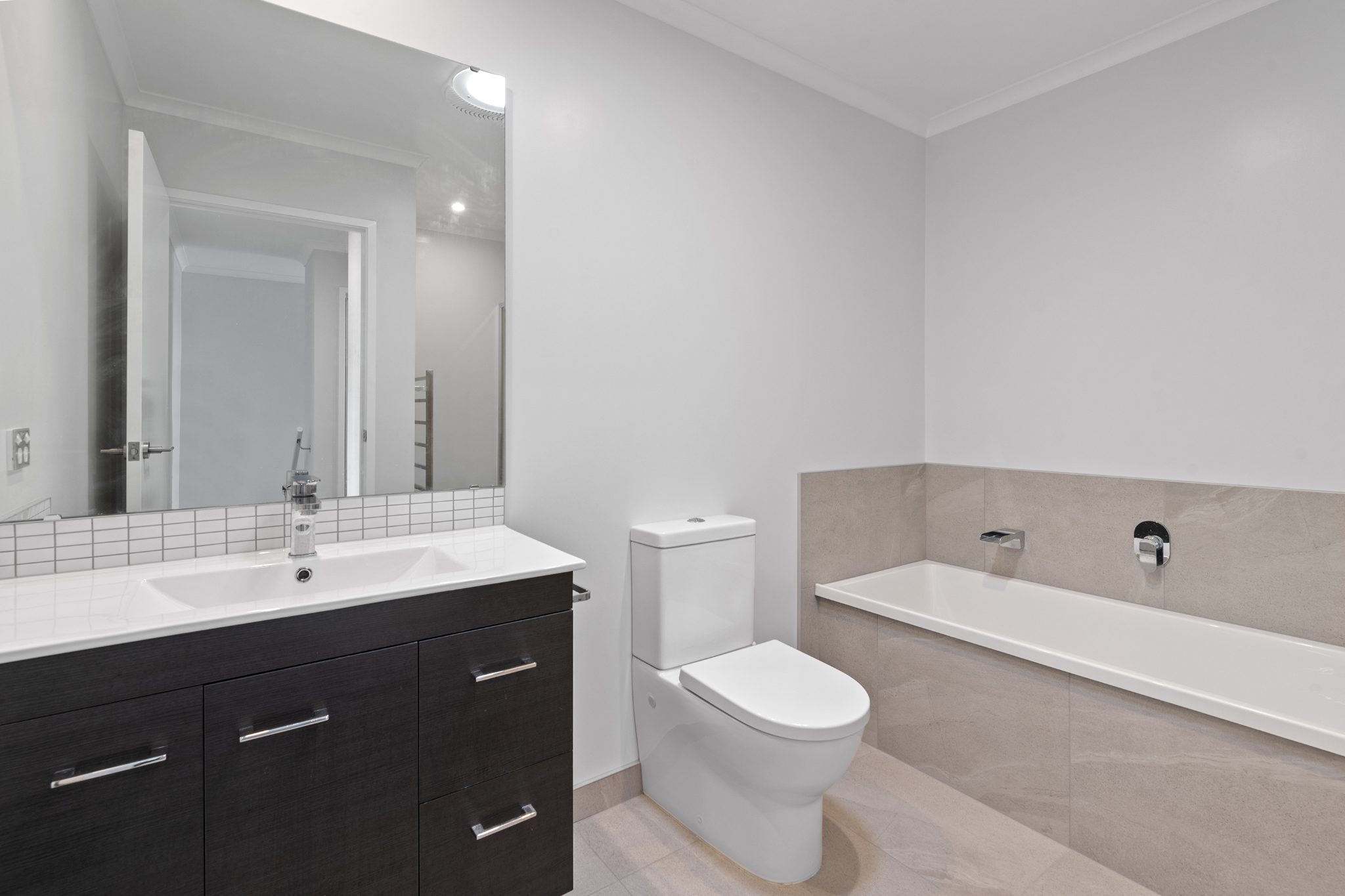 Affordable - 220sqm Home - Excellent Location !! — slide 14