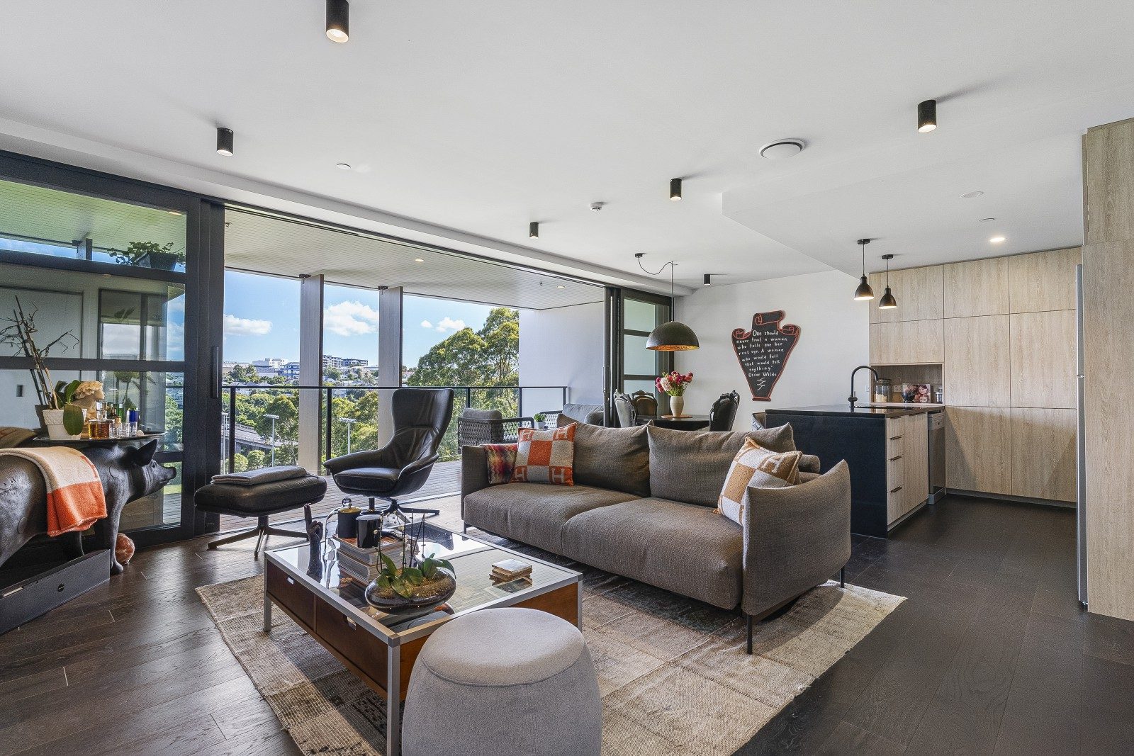 Parkside penthouse perfection — slide 2
