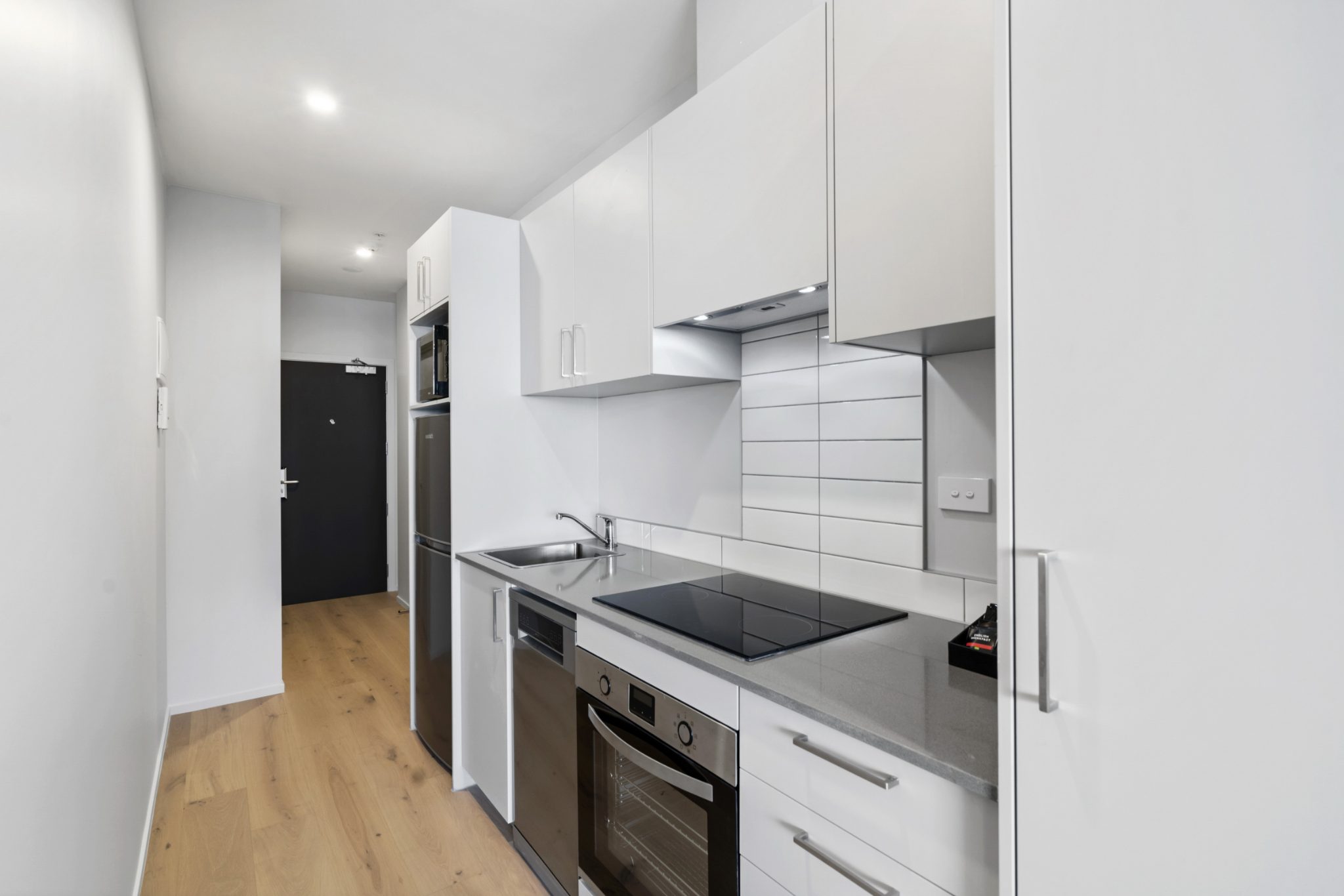 City Views & CBD Access - Newmarket 1-Bed — slide 16