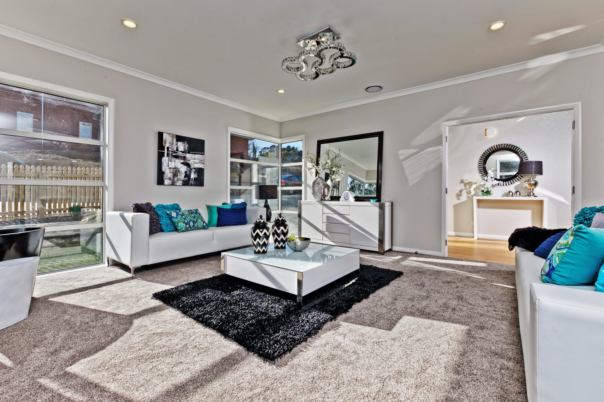 Luxurious House 472sqm Floor Area & 1500sqm Land — slide 2