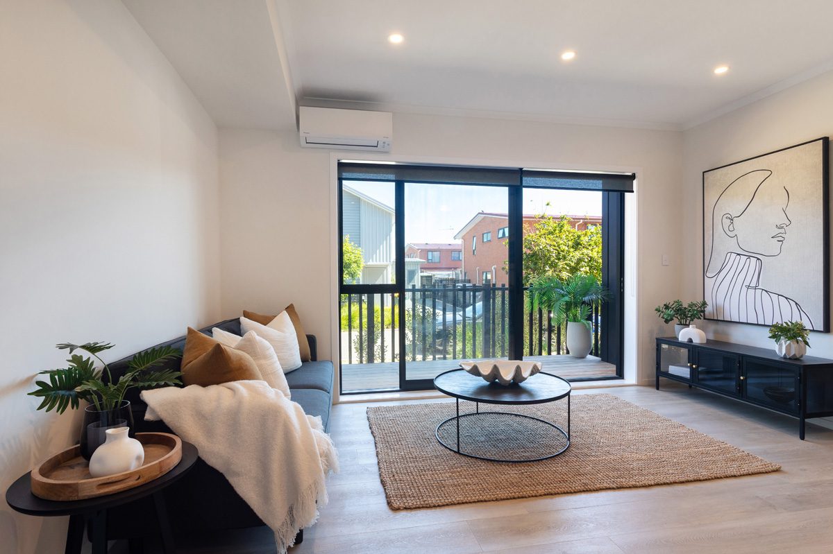 Fantastic Ground Floor Apartment with Carpark — slide 2