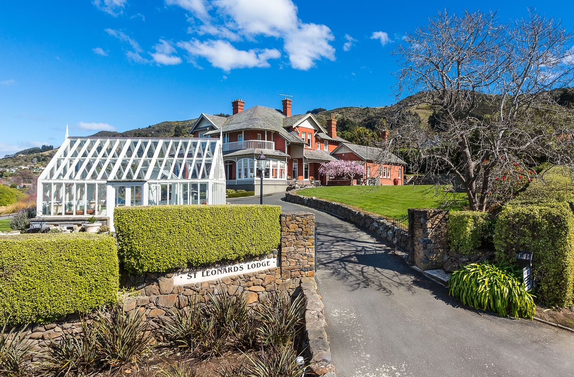 Aorangi – A Once-in-a-Lifetime Waterfront Estate — slide 2