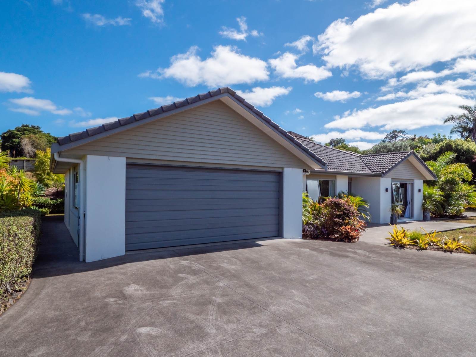 Beautiful Riverview Home - Priced to Sell — slide 38