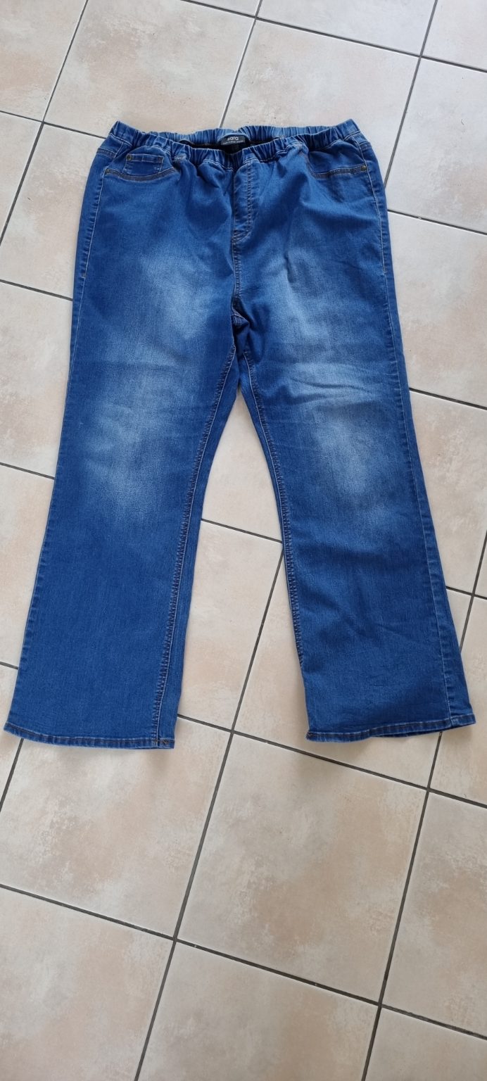 Sara Jeans size 20
