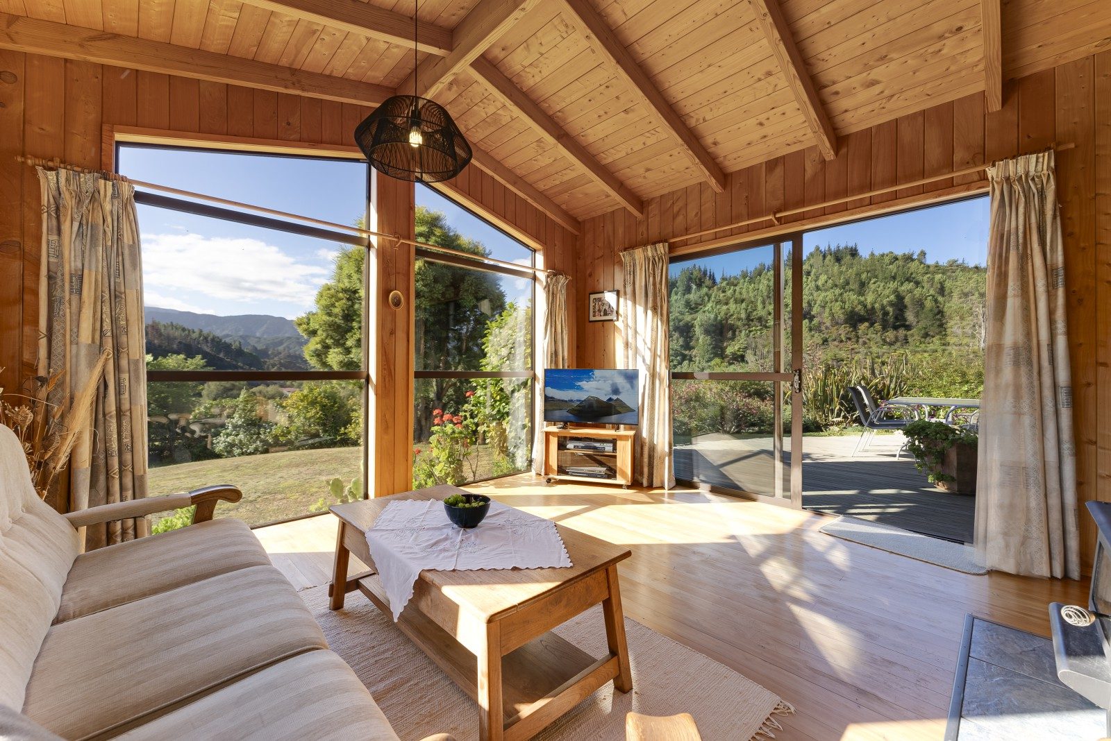 Rare Rural Retreat — slide 2
