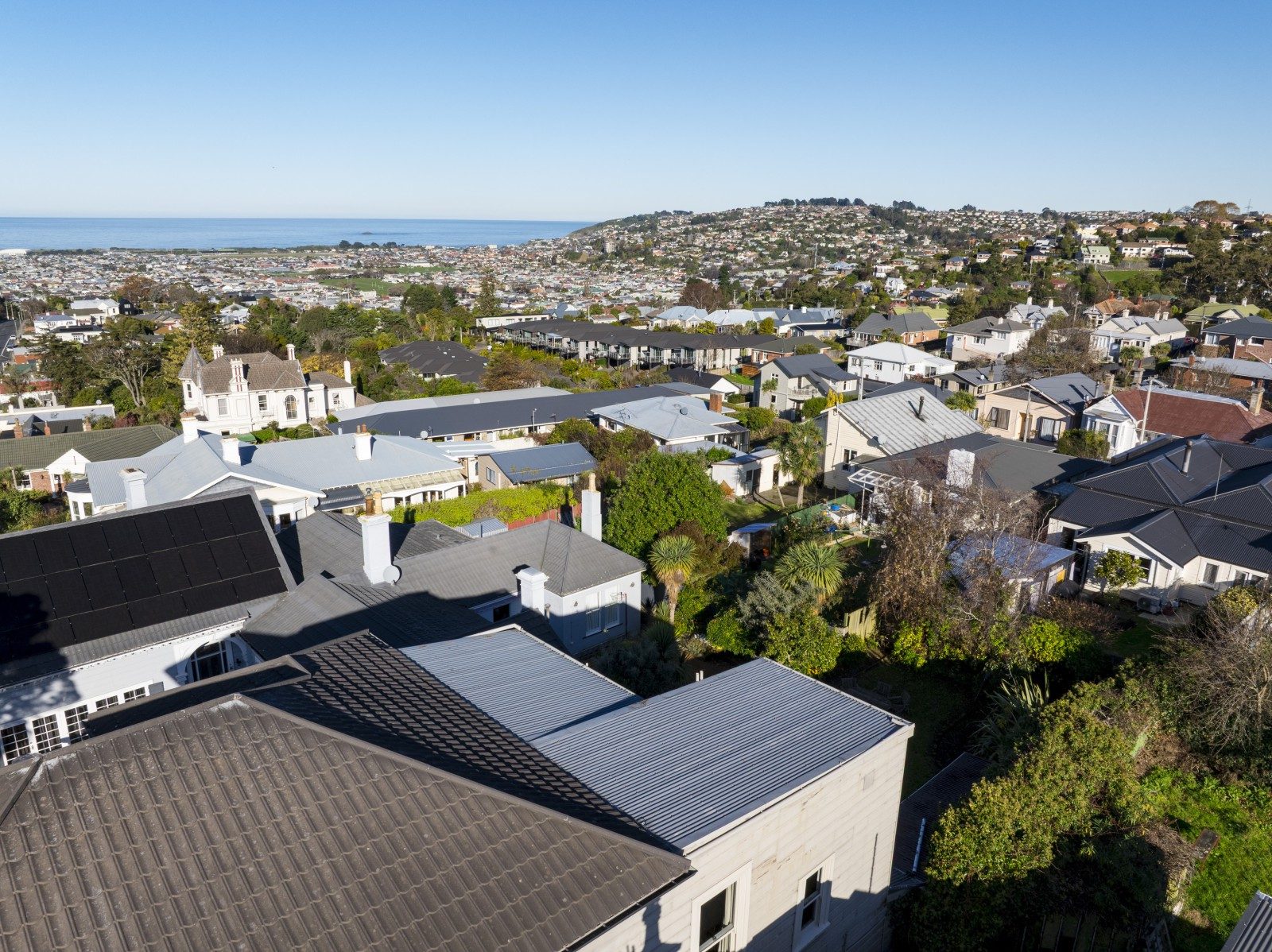 City-Fringe Villa With Spectacular Views — slide 43