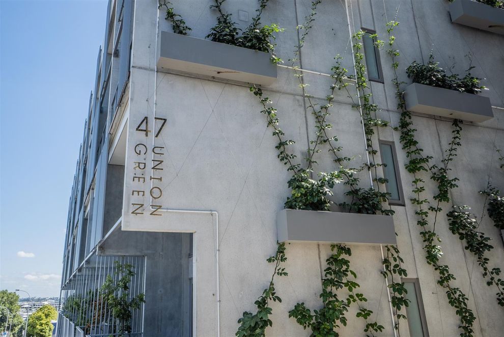 CBD Terraced Home + Basement Car Park — slide 14