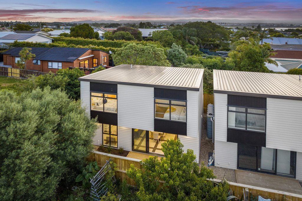 Stand-alone Modern Home — slide 2