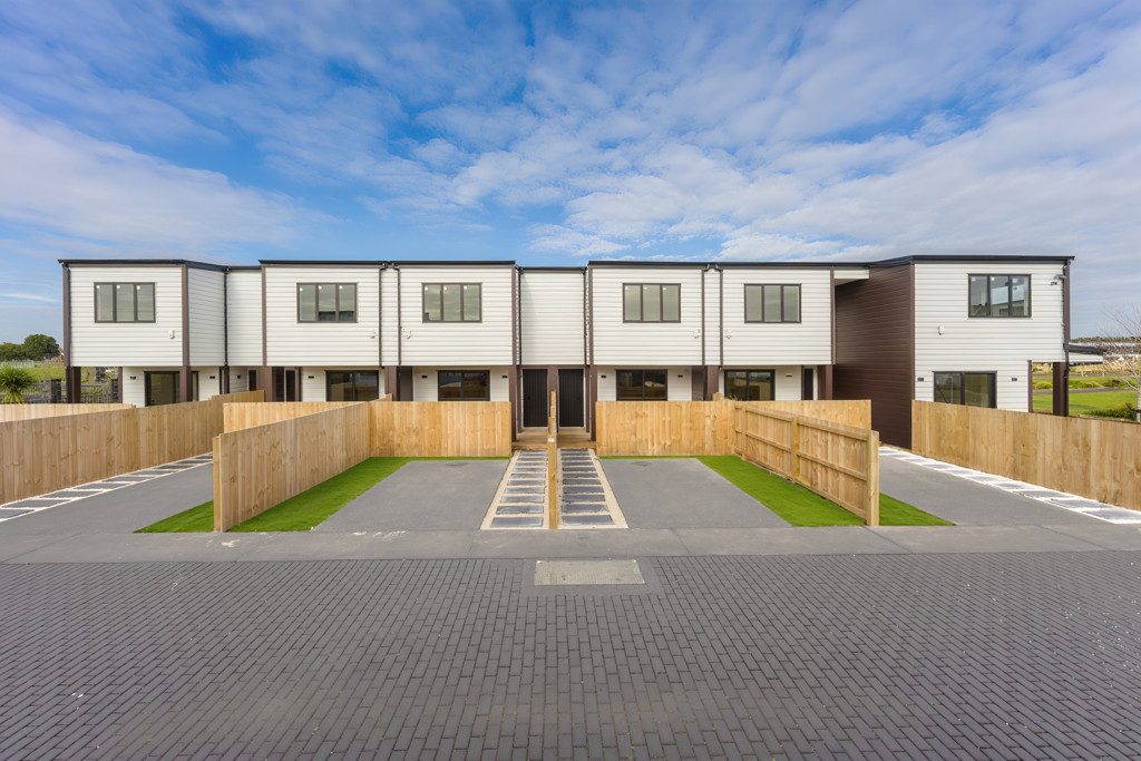 Quality New Home in Prime Karaka Locale — slide 2