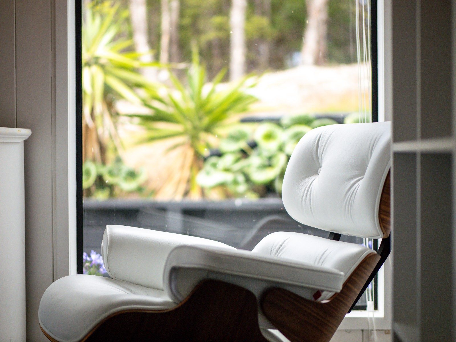Stunning Coastal Retreat — slide 15
