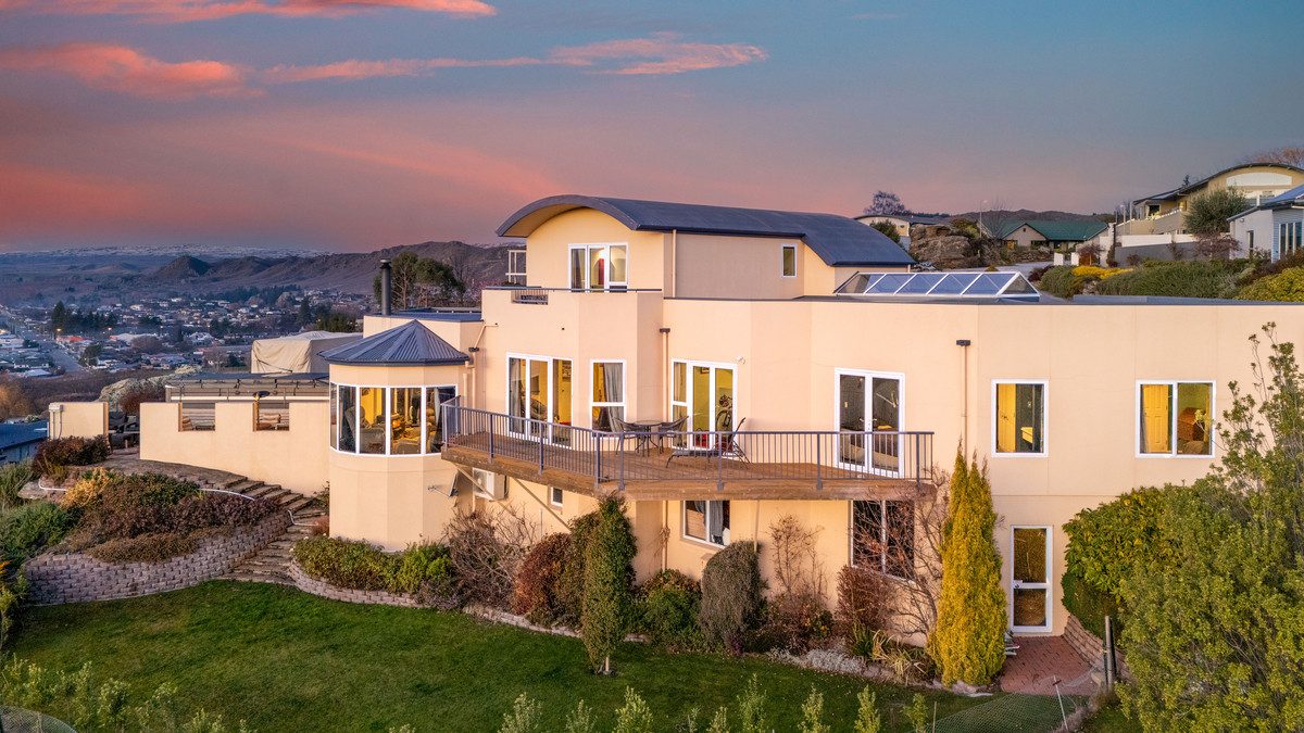 EXCEPTIONAL FAMILY LIVING - COMMANDING VIEWS — slide 2
