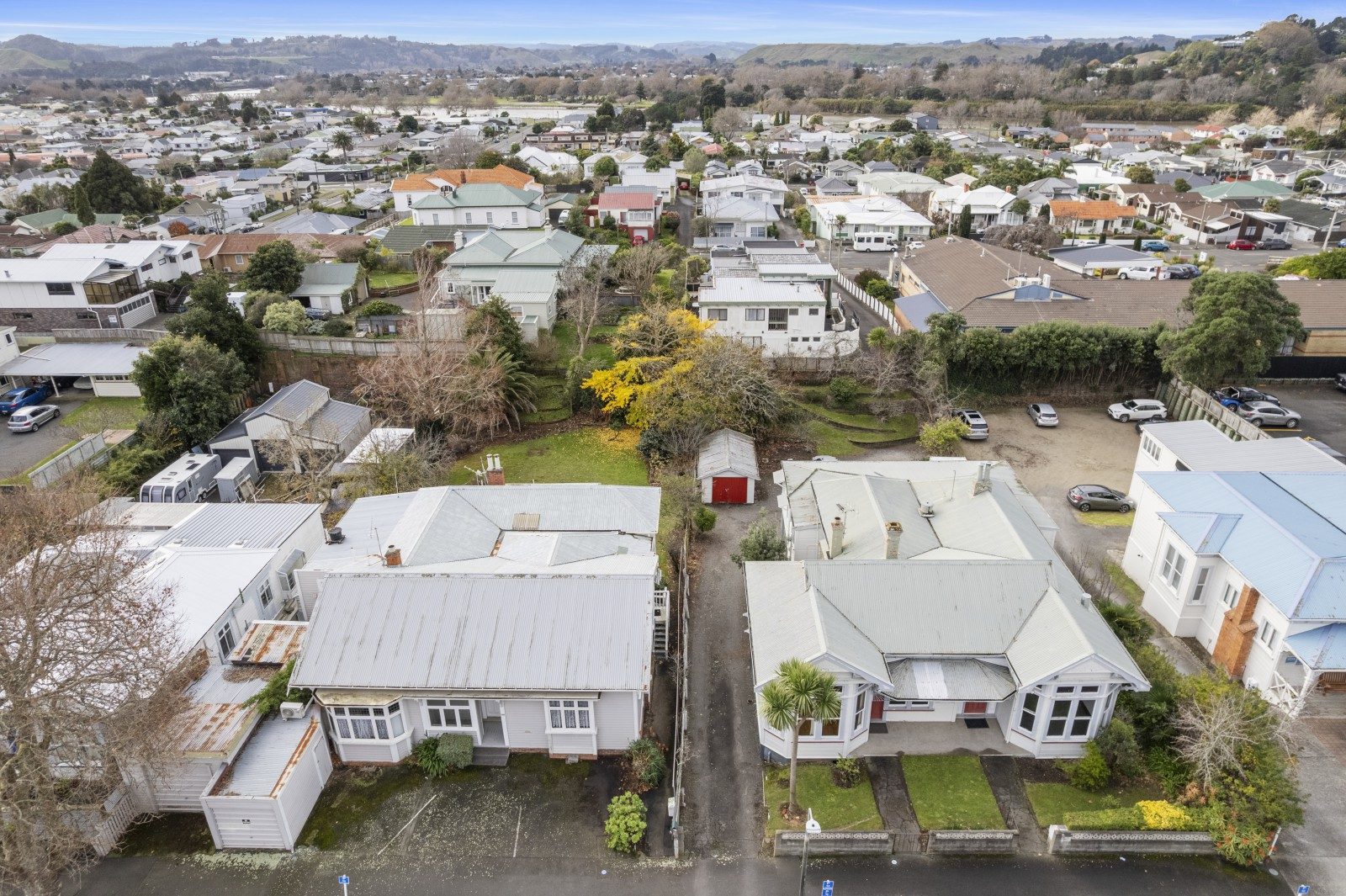 Iconic villa with development potential — slide 25