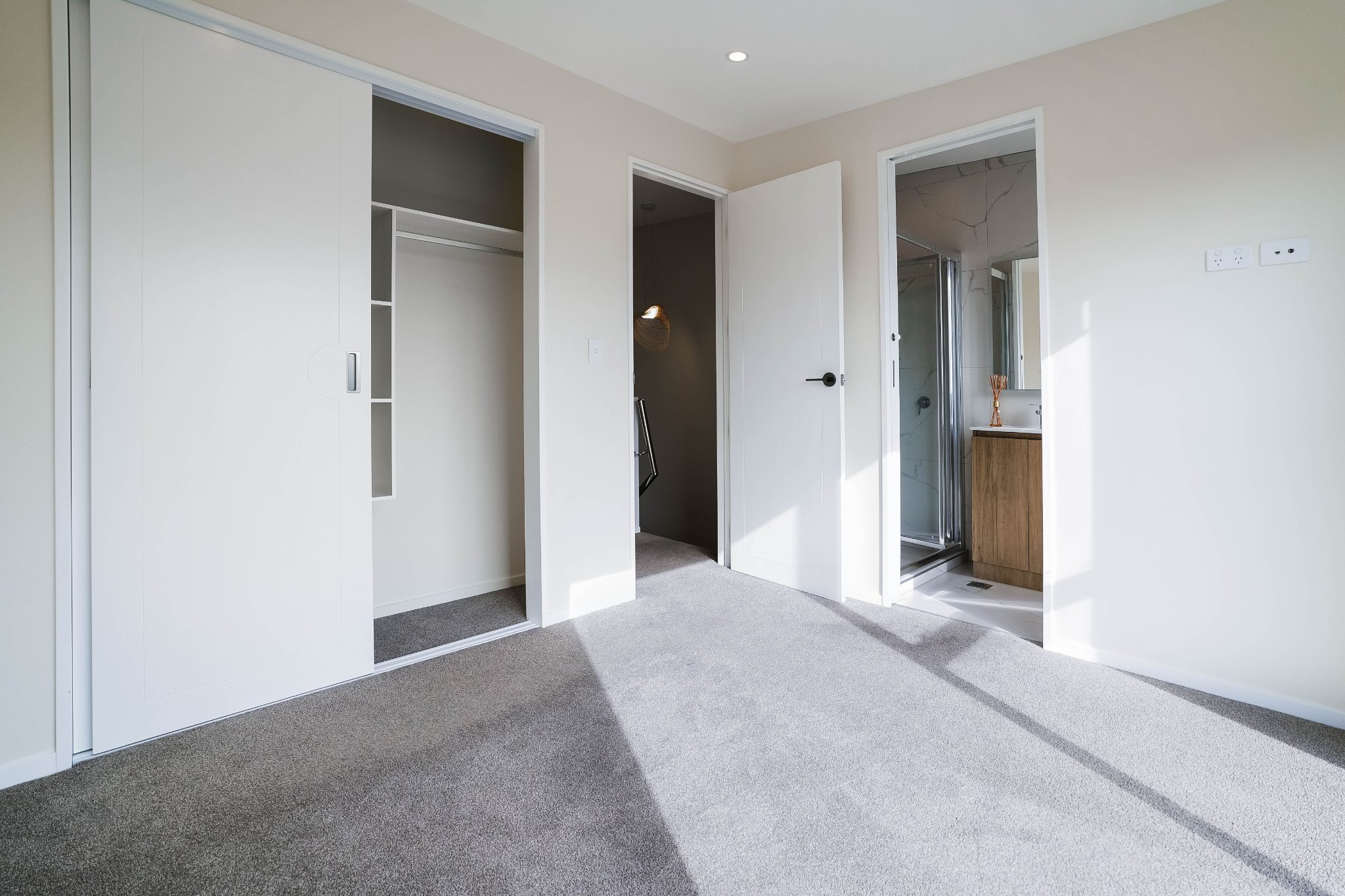 Modern 3 Bed + Study Freehold + Garage — slide 24
