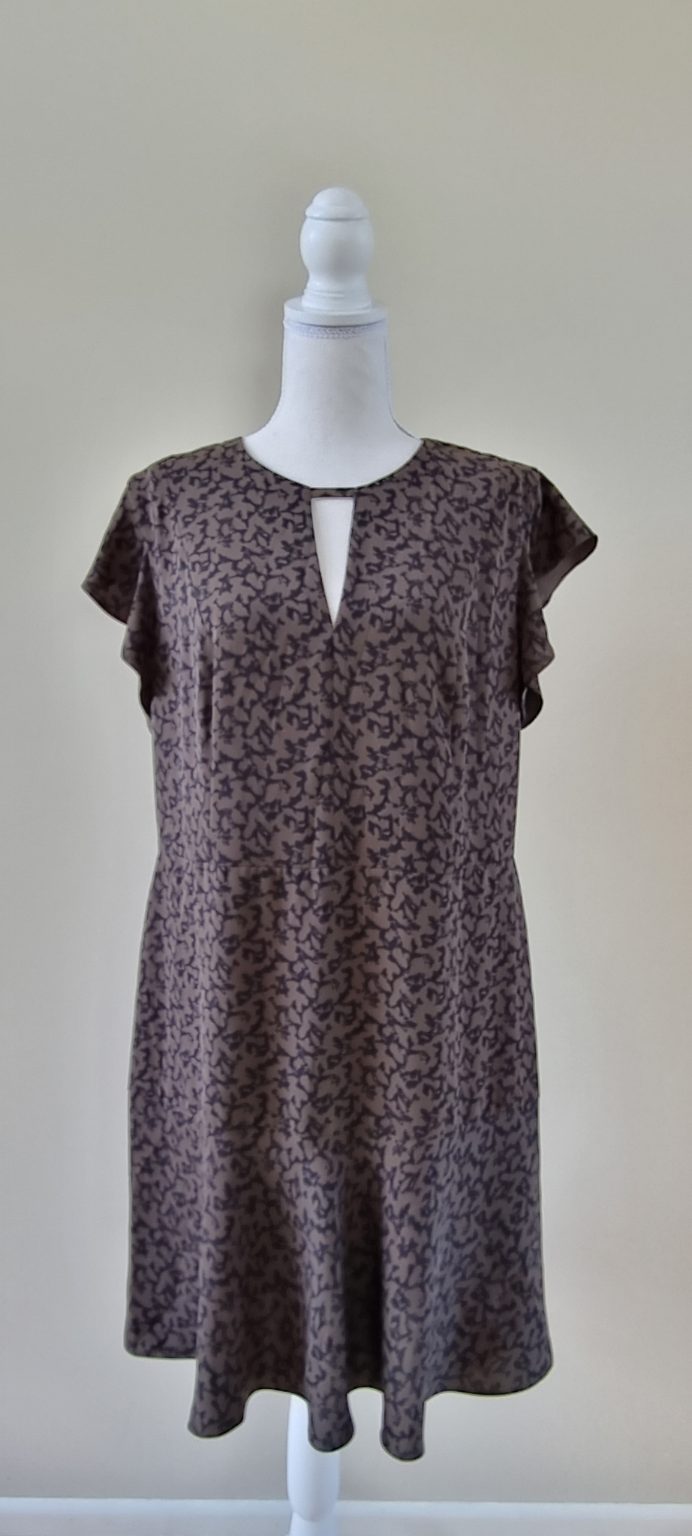 Veronika Maine Dress Size 16