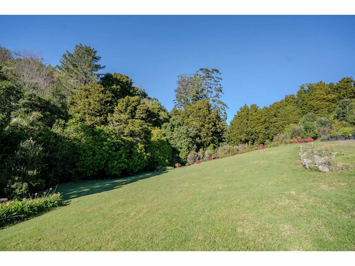PICTURE PERFECT SPOT — slide 2