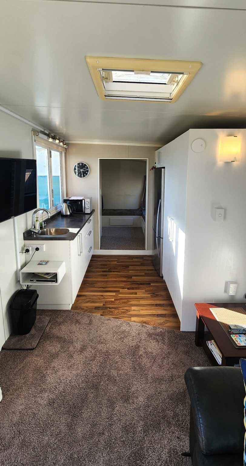 Caravan comfort by the coast — slide 2