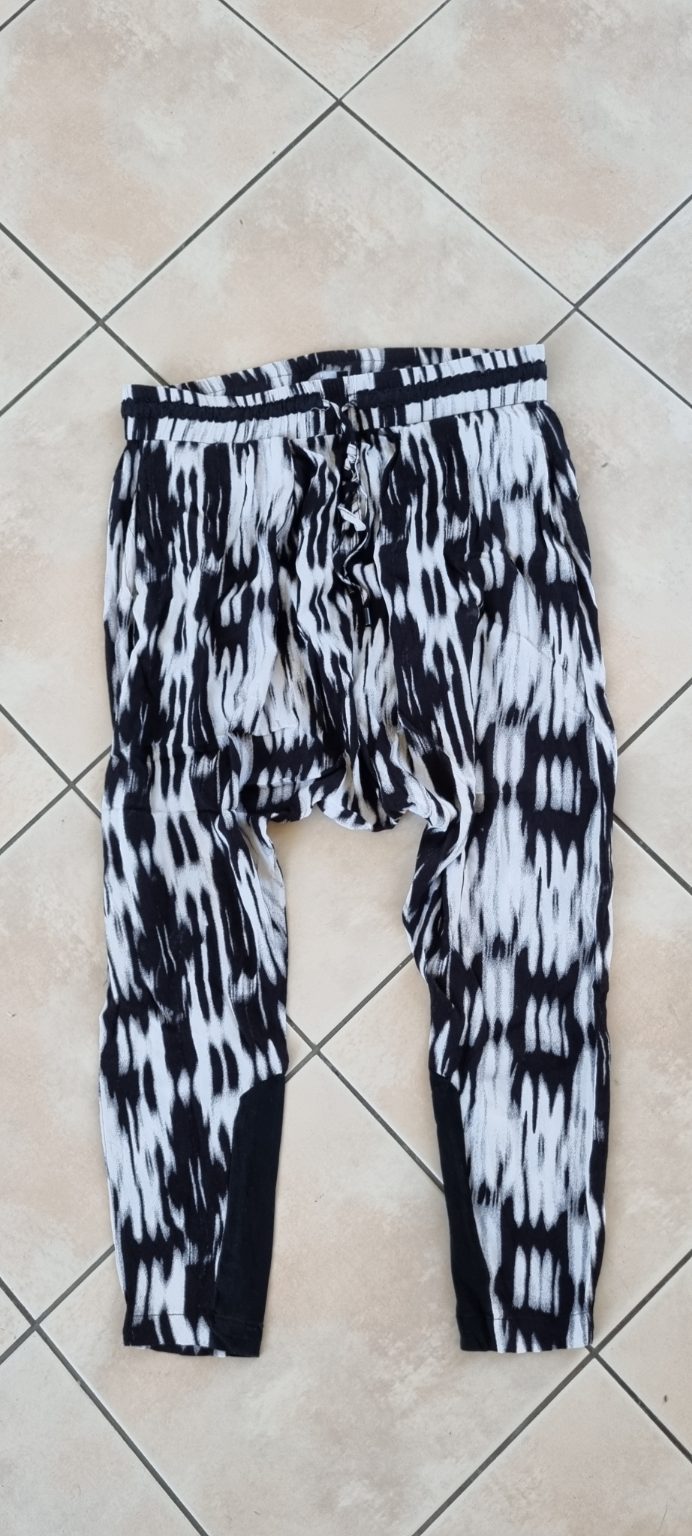 Decjuba Pants Size M