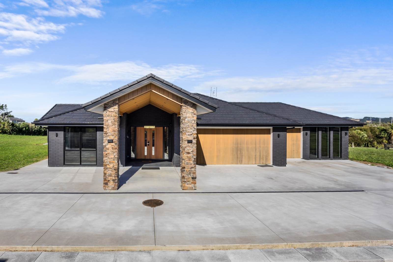 Luxury family home in heart of Pokeno — slide 1