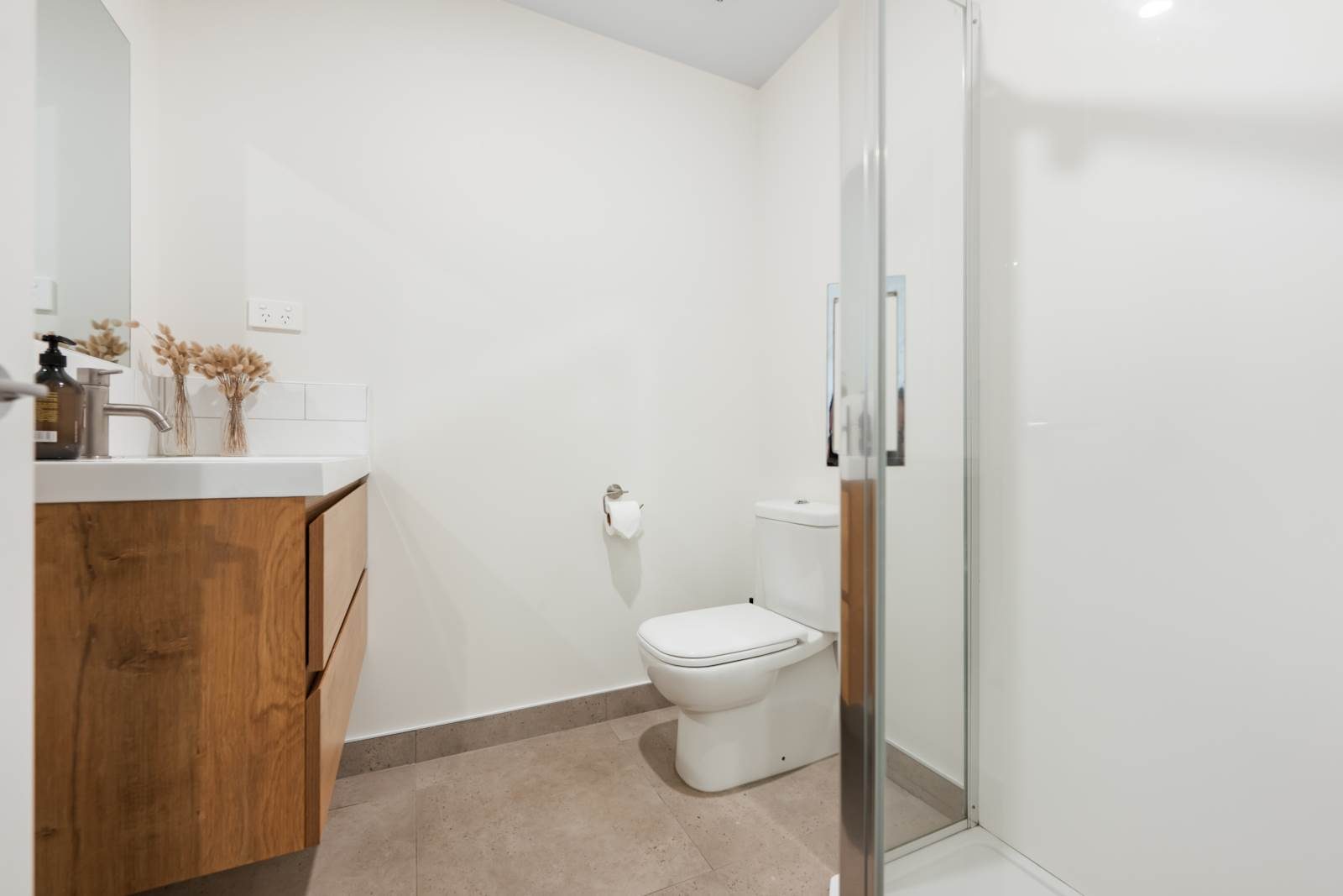 Sleek , Stylish & Affordable KiwiBuild Gem! — slide 11