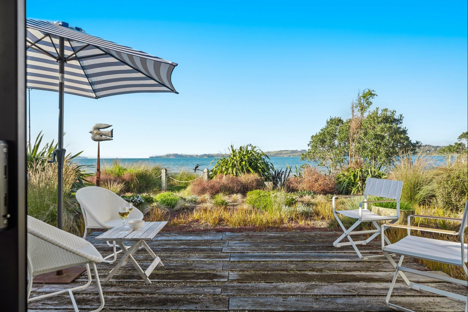 Award-Winning Beachfront Sophistication — slide 2