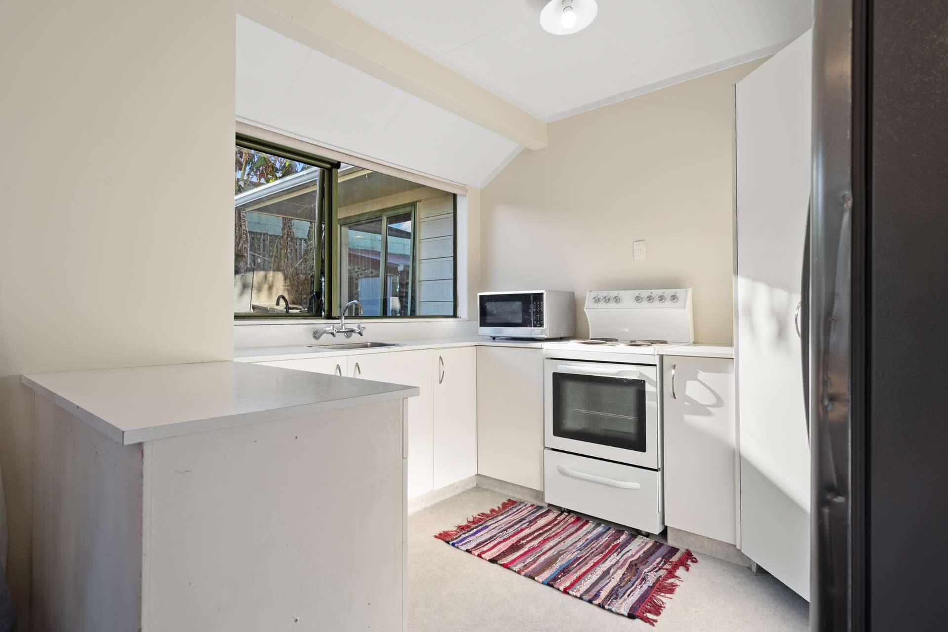 Urgent Sale in Central Location! — slide 2