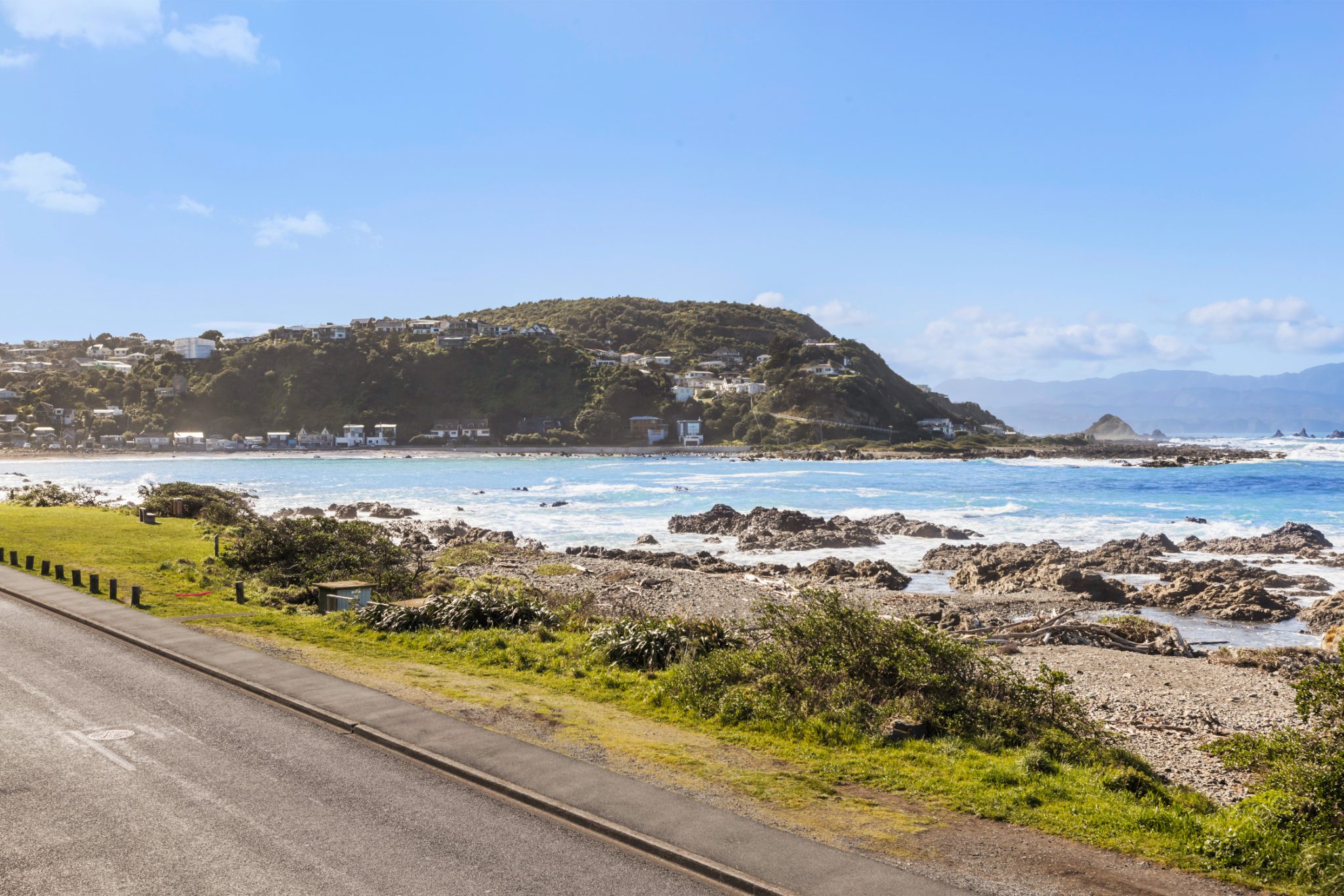 STUNNING SOUTH COAST VIEWS WITH SPACE. — slide 2