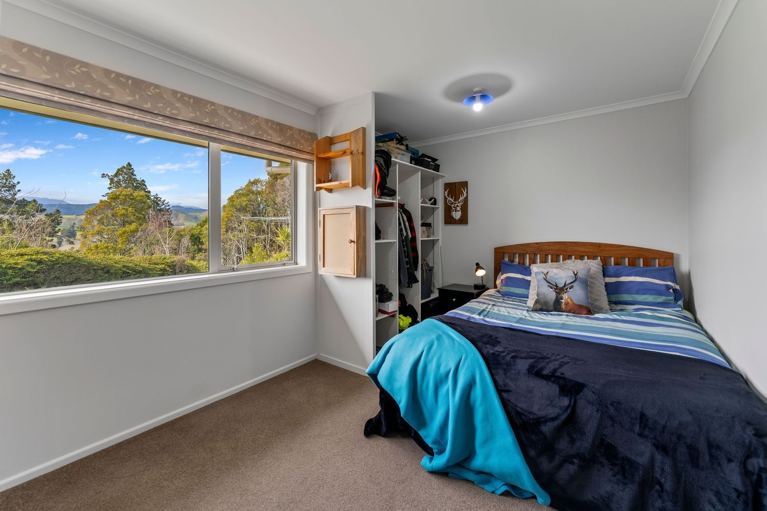 Escape to the country, 5 beds and a great shed! — slide 25