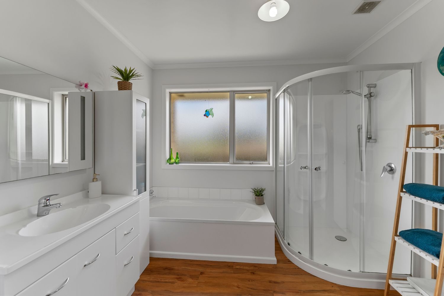 Escape to the country, 5 beds and a great shed! — slide 22