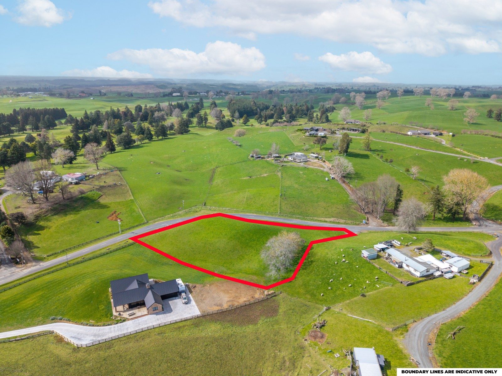 Lifestyle section with golf course views — slide 10