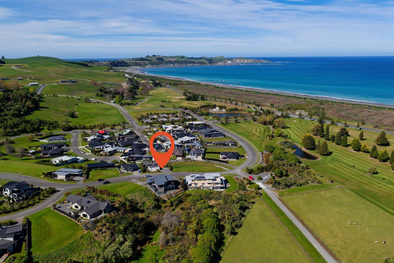 Luxurious Living with 360 Degree Views — slide 2