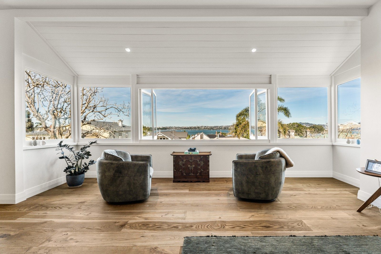 Stunning family home in village with views — slide 2