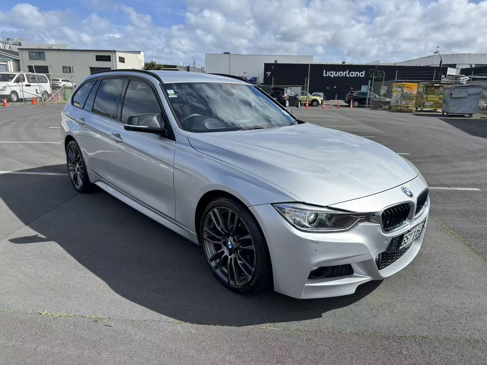 2013 BMW 320i Touring MSPORT | Trade Me Motors