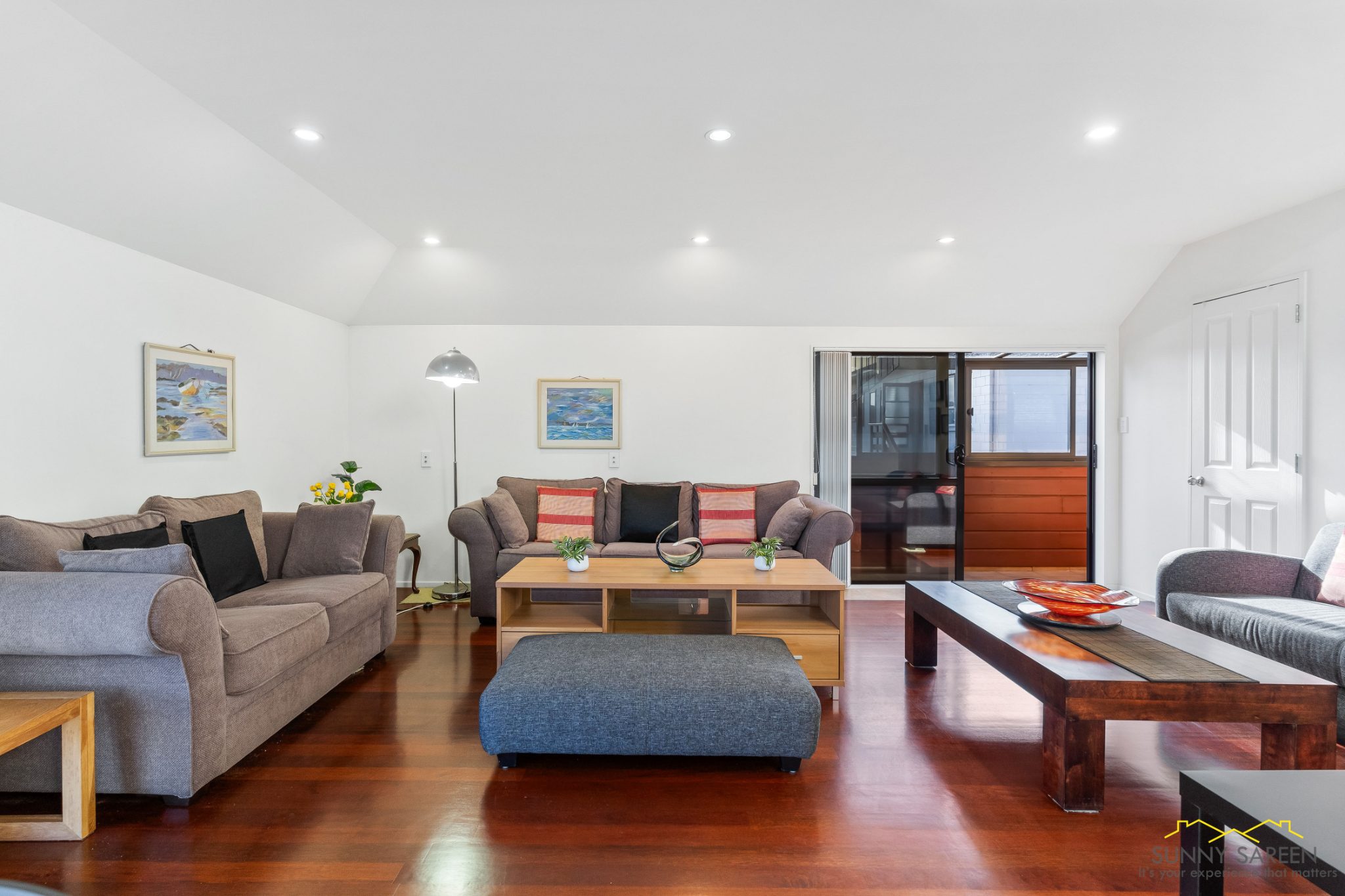 Brick & Tile in the heart of Mount Roskill — slide 2