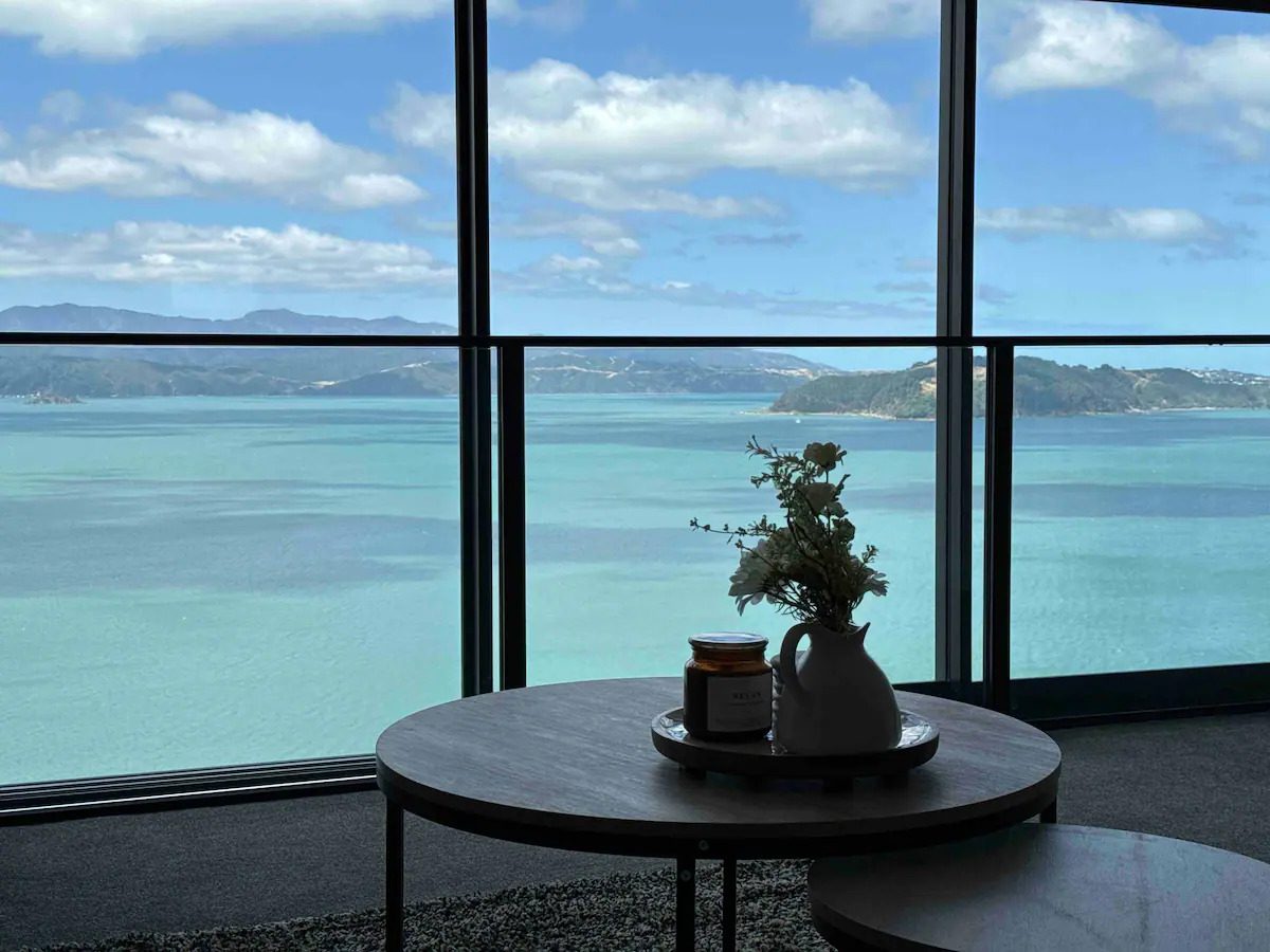 Stunning Harbour Views — slide 1