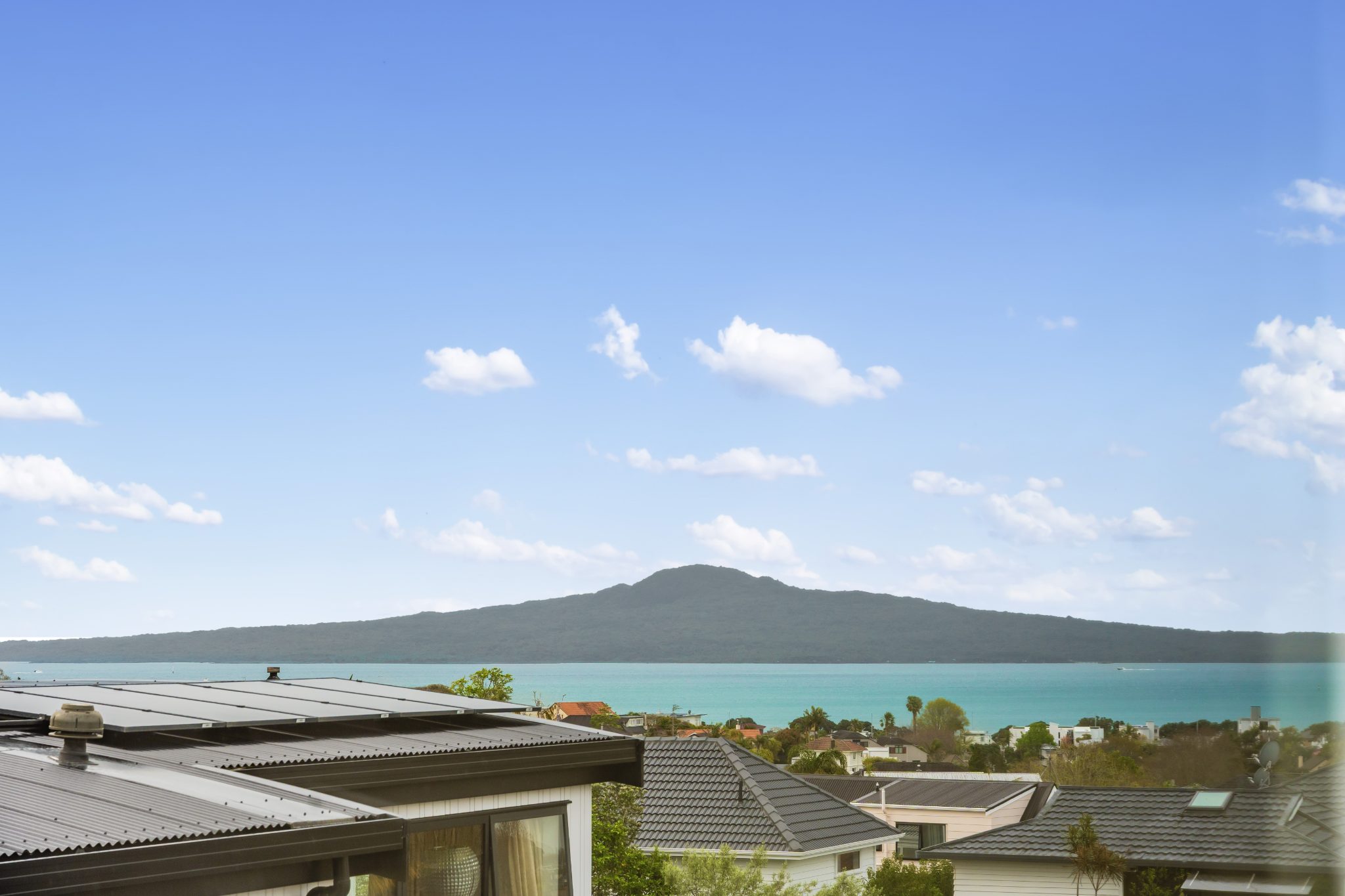 FIND: Indoor-Outdoor Living with Views. — slide 2