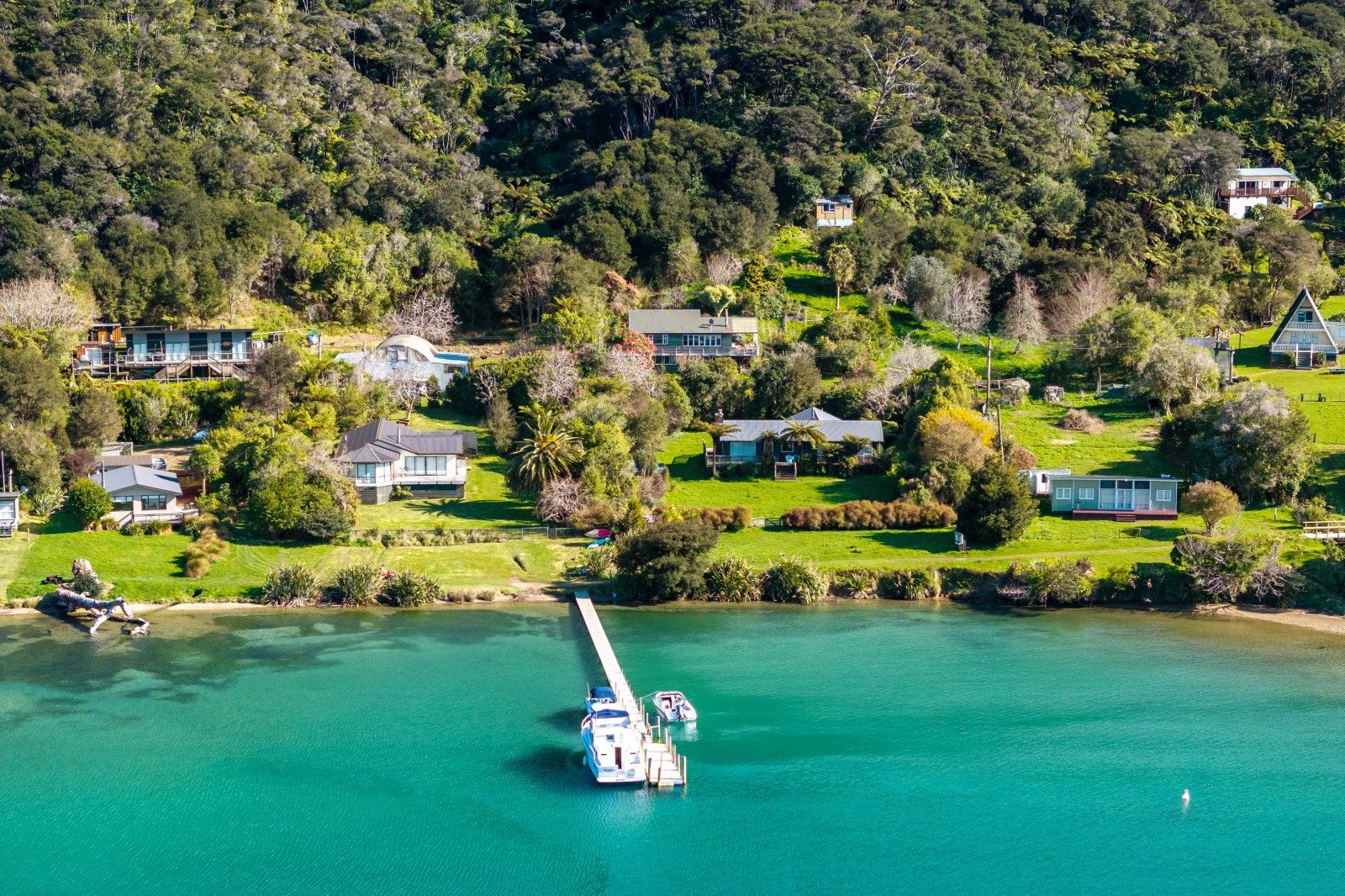 Lochmara lifestyle: kiwiana bach + two sections — slide 22