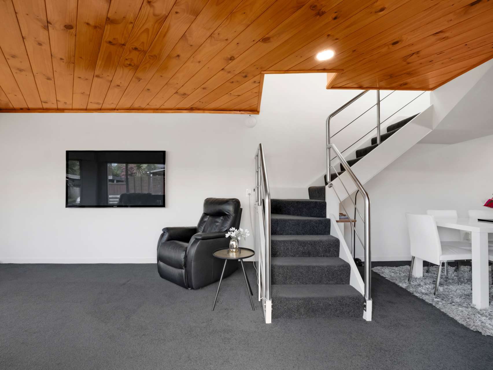 Spacious 120m2, Not Your Average Two-bedroom! — slide 4