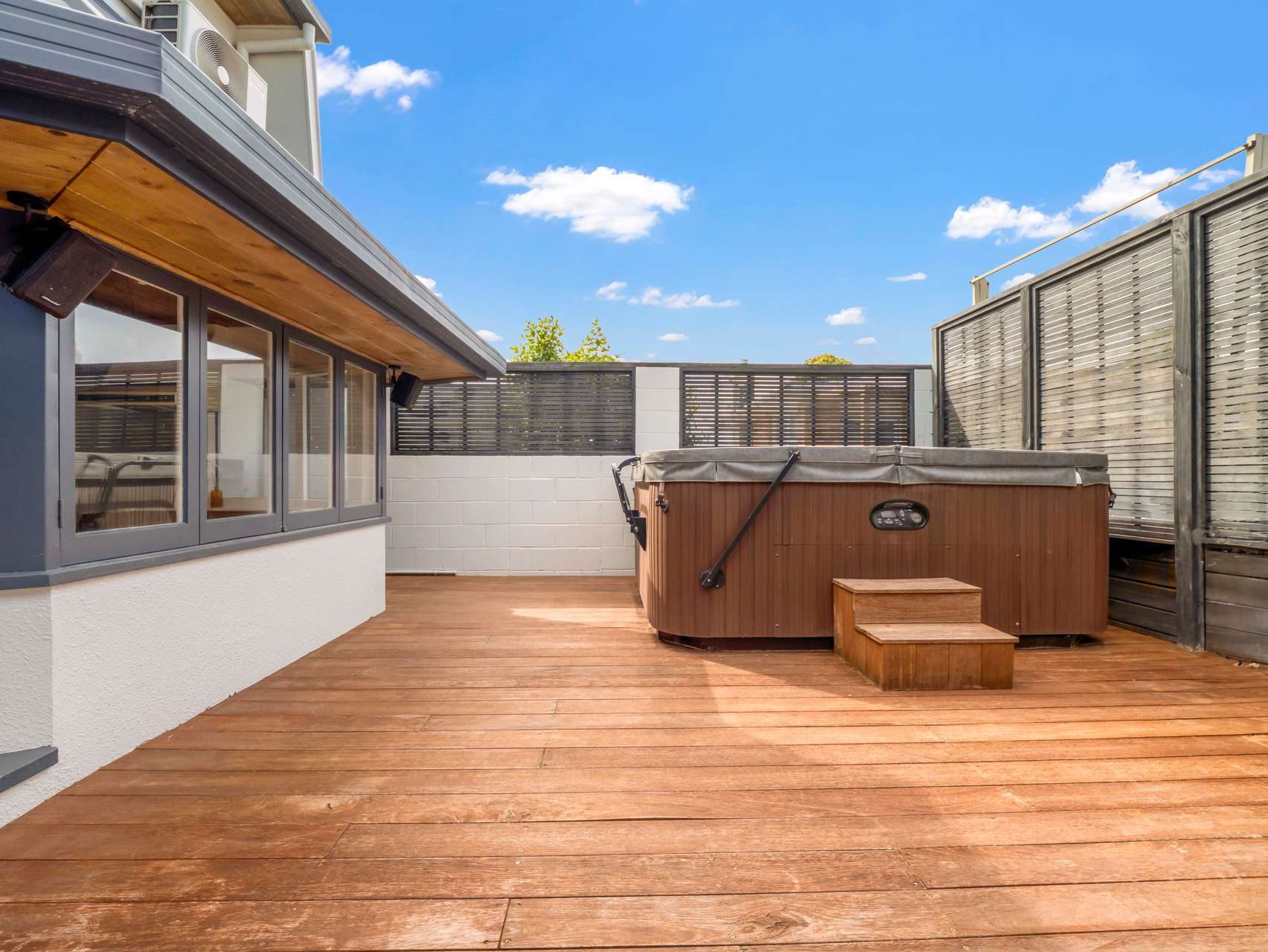 Spacious 120m2, Not Your Average Two-bedroom! — slide 23